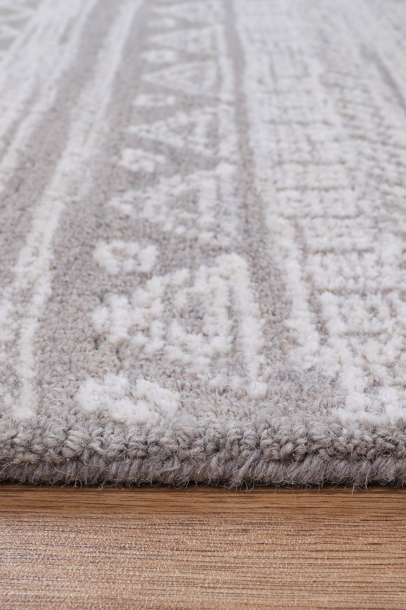 Posy Zulu 04D in Ash Rug