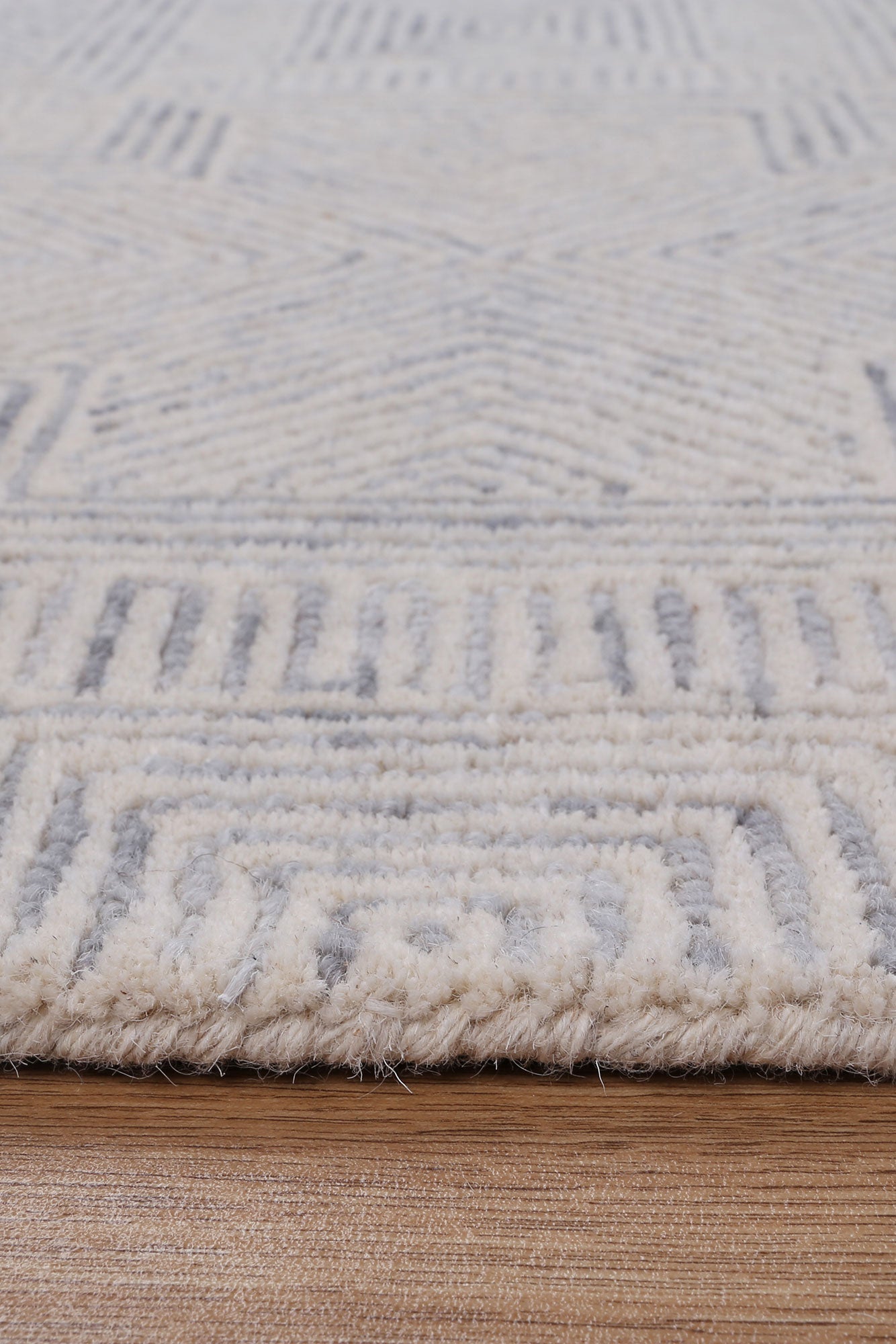 Posy Labyrinth 09B in Grey Wool Rug