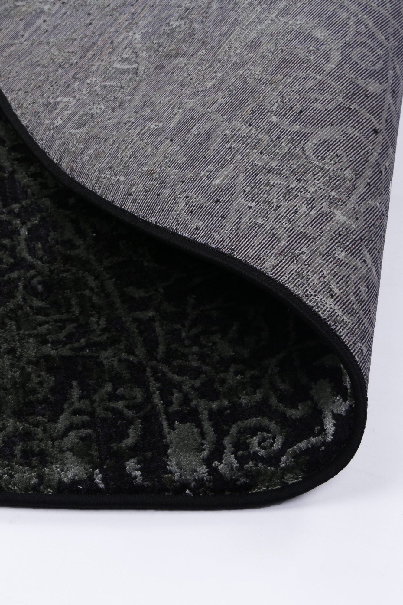 Brooklyn Intricate Floral Emerald In Green Round Rug