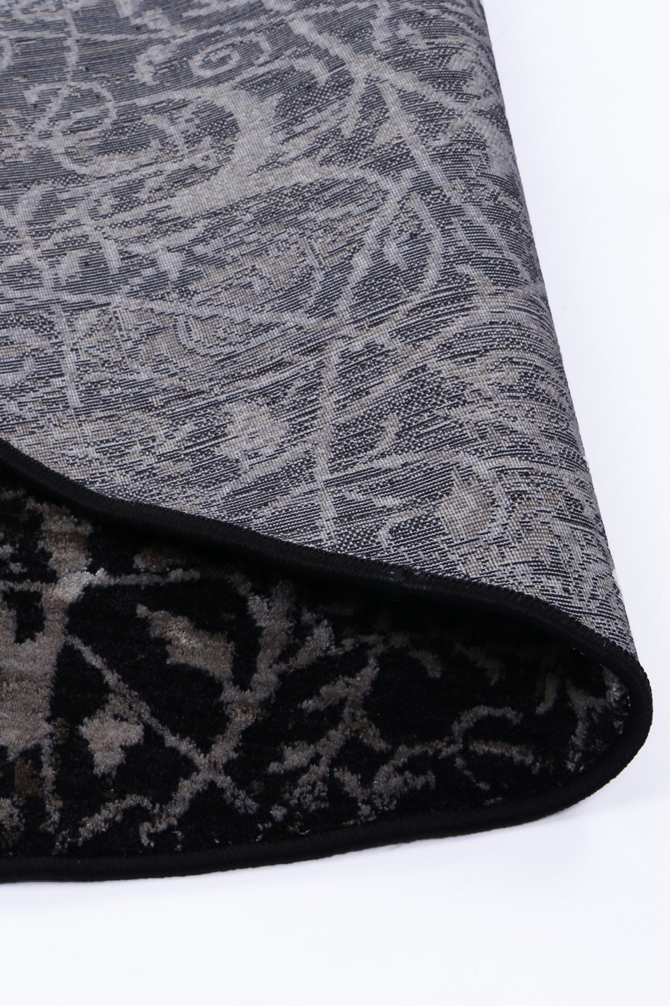 Brooklyn Intricate In Floral Pewter Round Rug