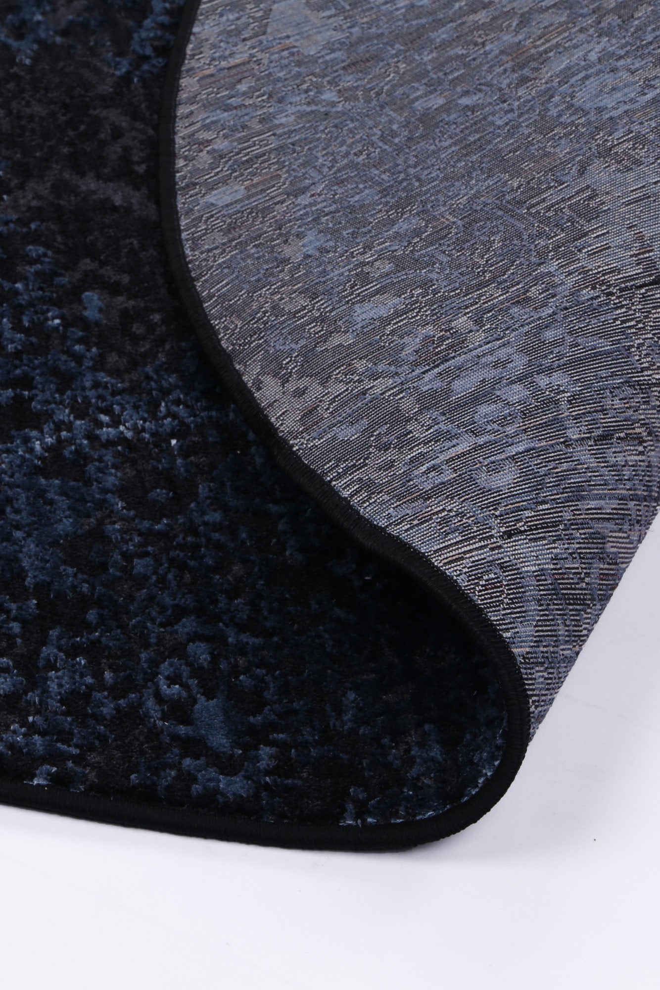 Brooklyn Distressed Medallion In Blue Round Rug