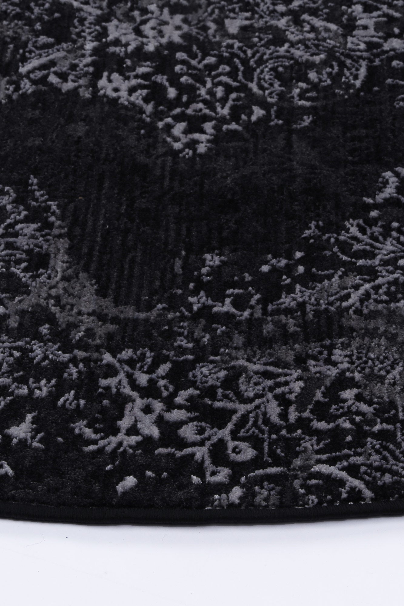 Brooklyn Distressed Medallion In Silver Round Rug