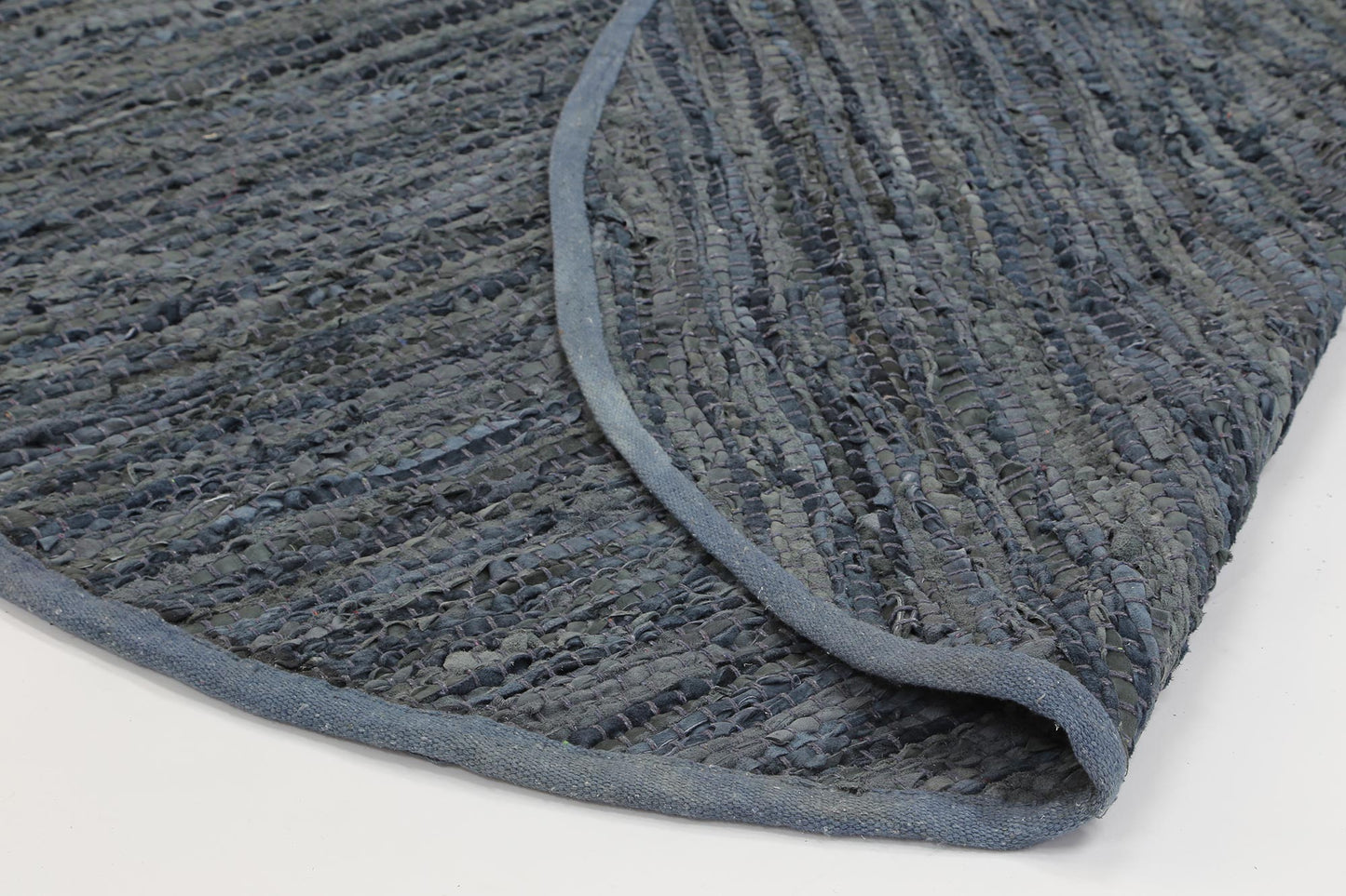 Gypsy Leather Chindi Round in Grey Rug