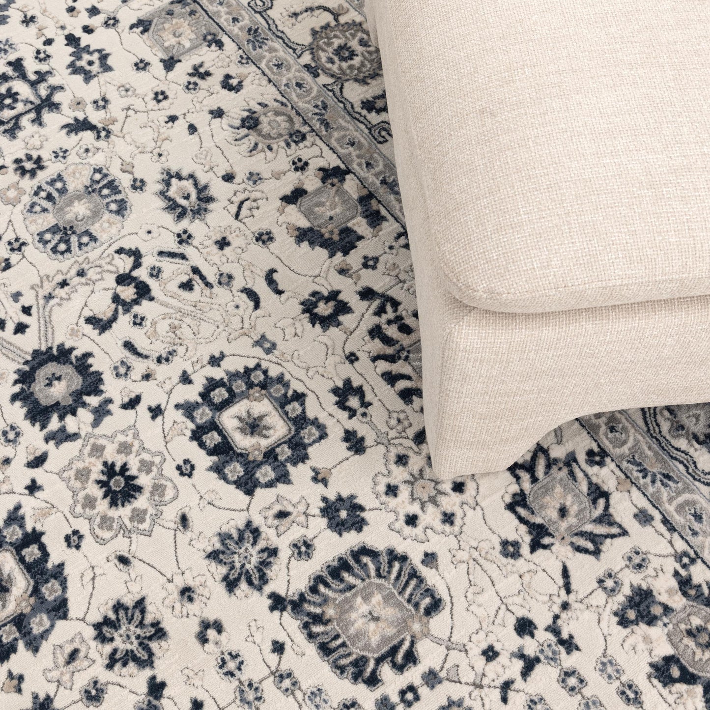 Maya Floral Traditional In Blue Rug