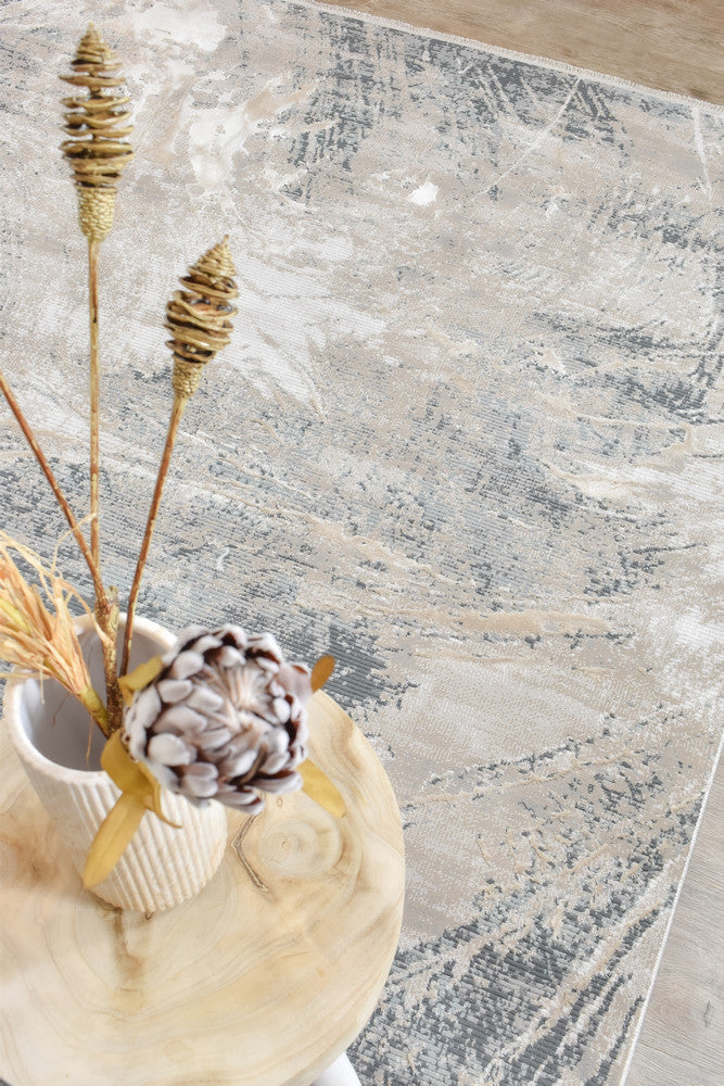 Eden Luxurious Silk Touch Traditional Pattern in Beige Rug