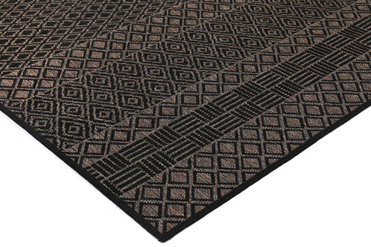 Sisalo Chevron Patterned in Black Rug