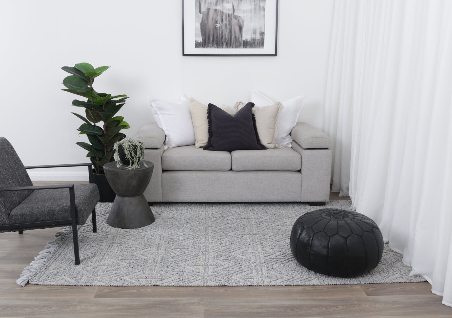 Diogo Tribal in Light Grey Wool Rug