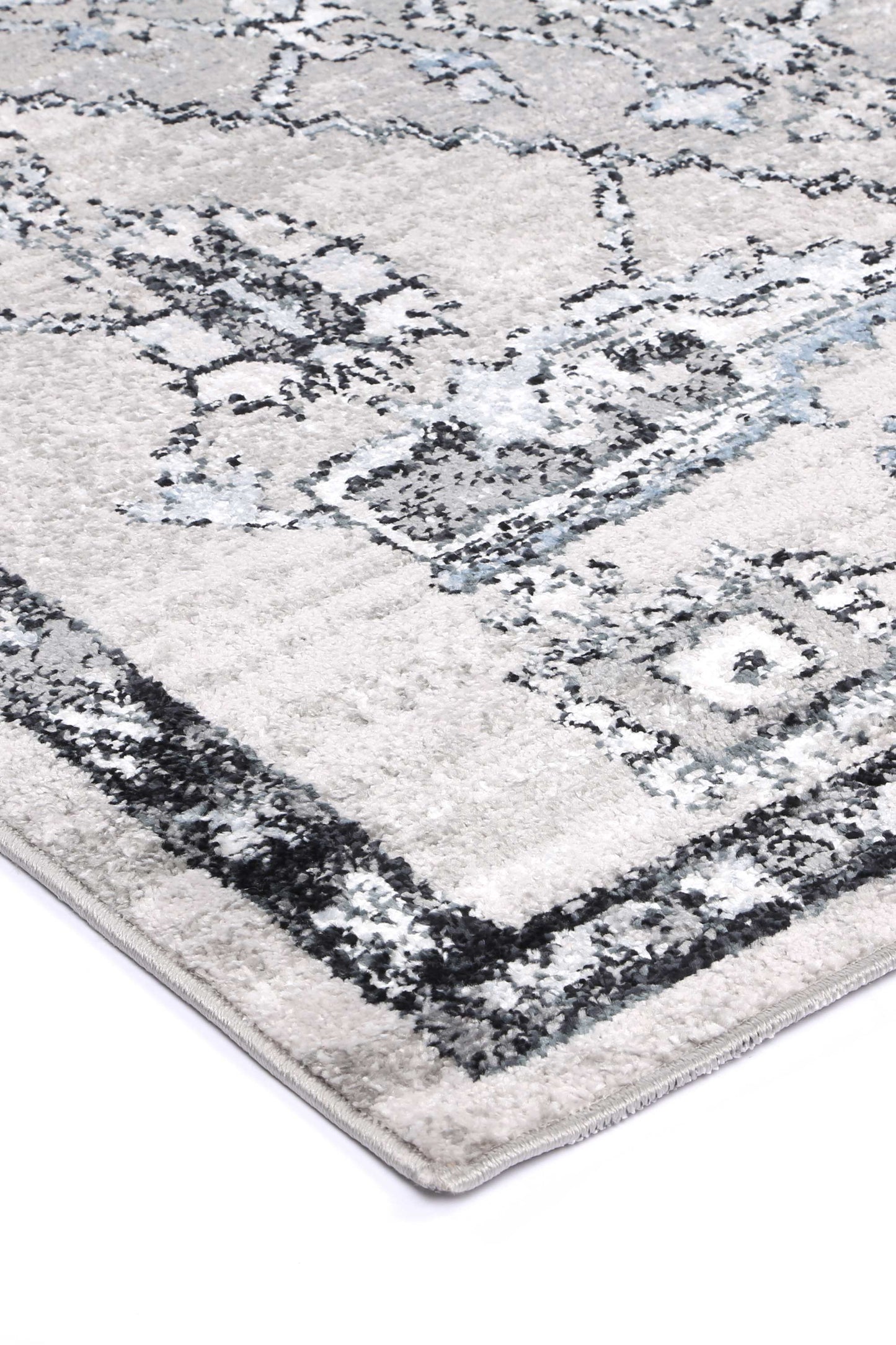 Estate Traditional Rug In Light & Grey
