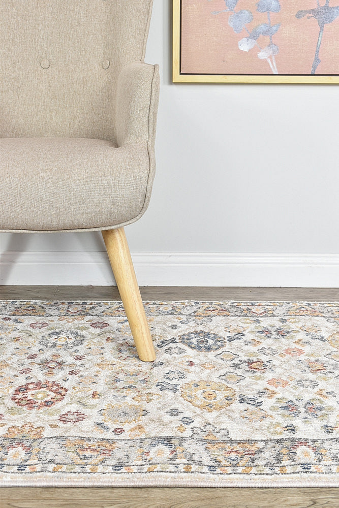 Menara 156 in Cream Rug