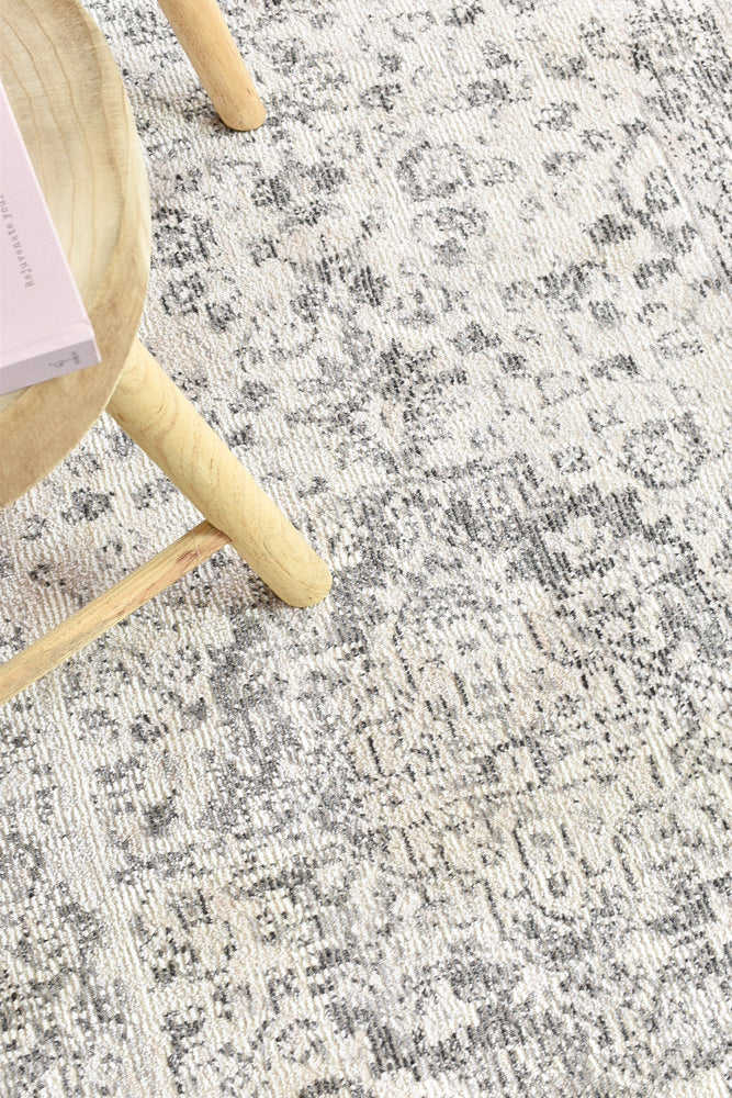 Menara 321 in Grey Rug