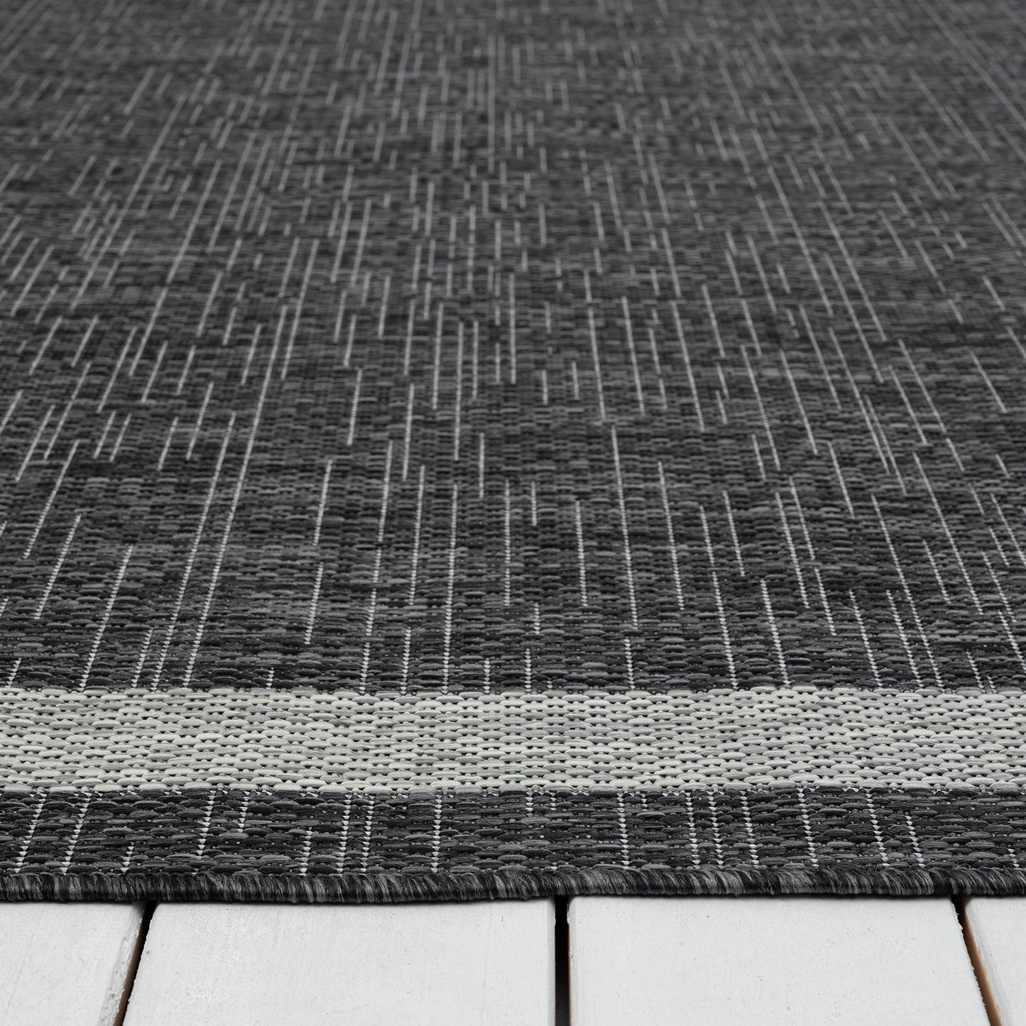 Alfresco 426 Shadow In Black : Runner Rug