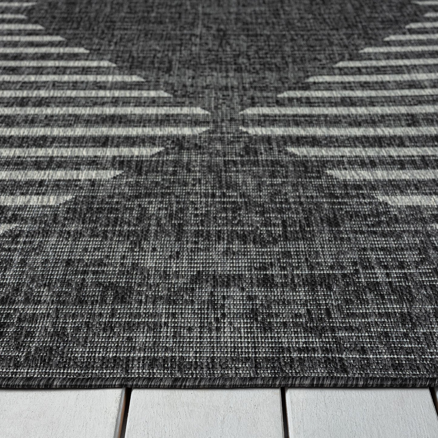Alfresco 425 Ebony In Black Rug