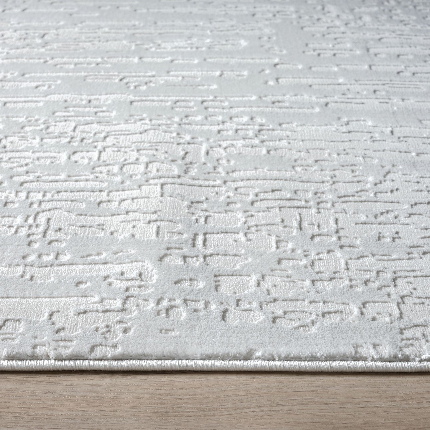 Fable 477 Pearl In White : Runner Rug