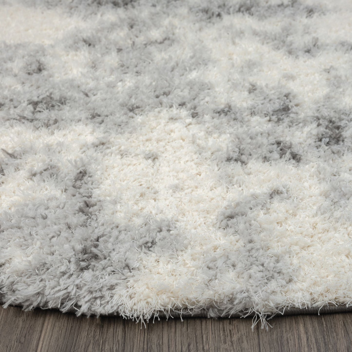 Plushy 389 In Ash : Round Rug