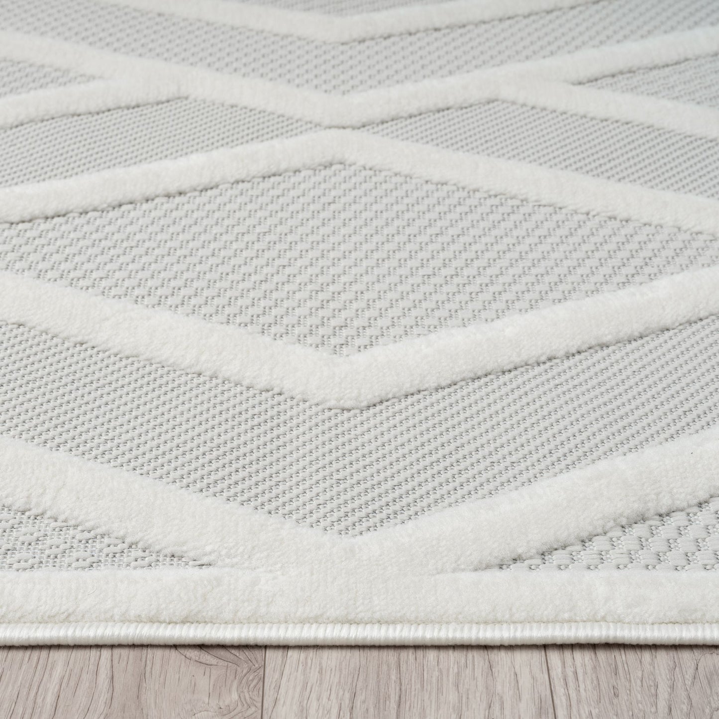 Calm 418 Frost In White : Runner Rug