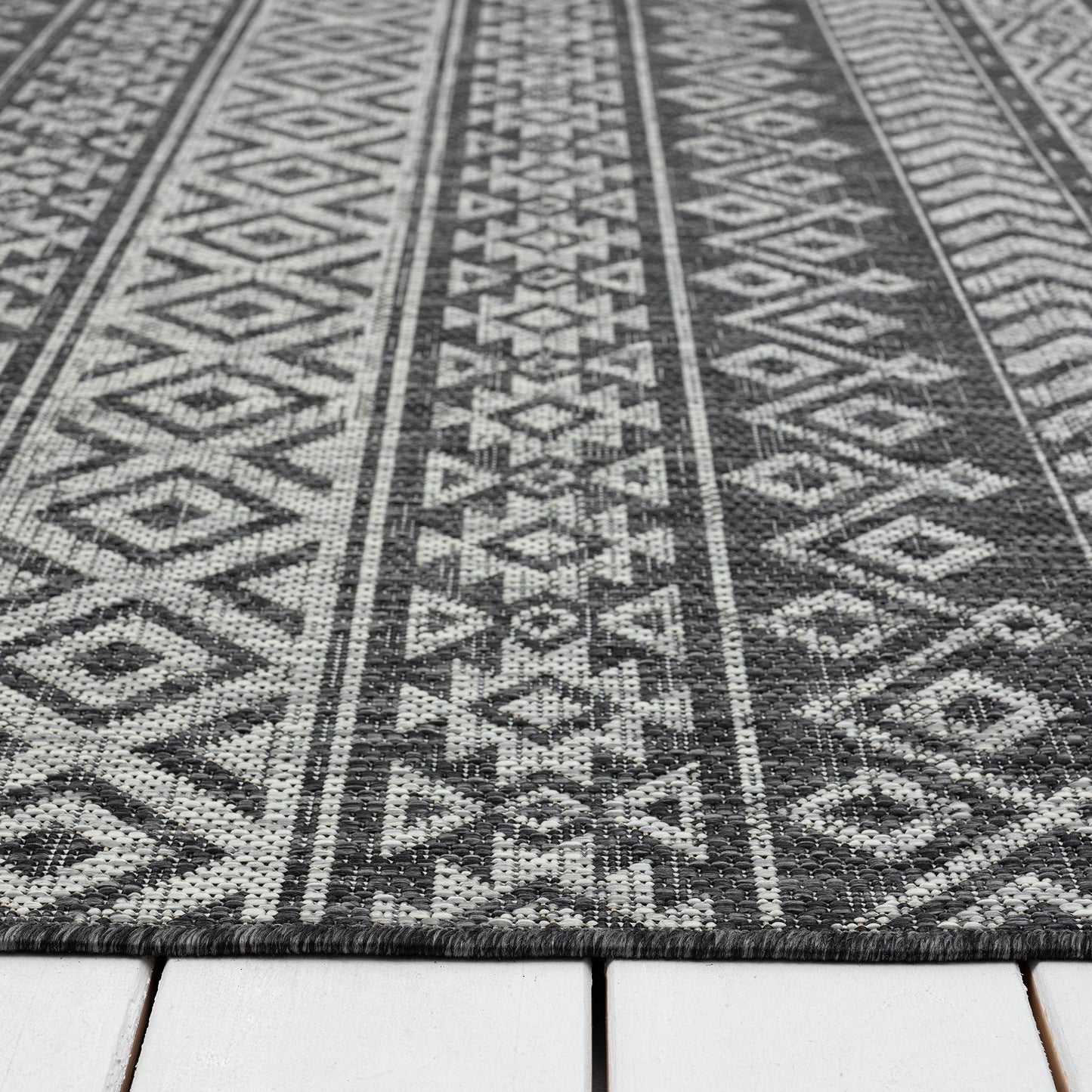 Alfresco 421 In Dark Grey Rug
