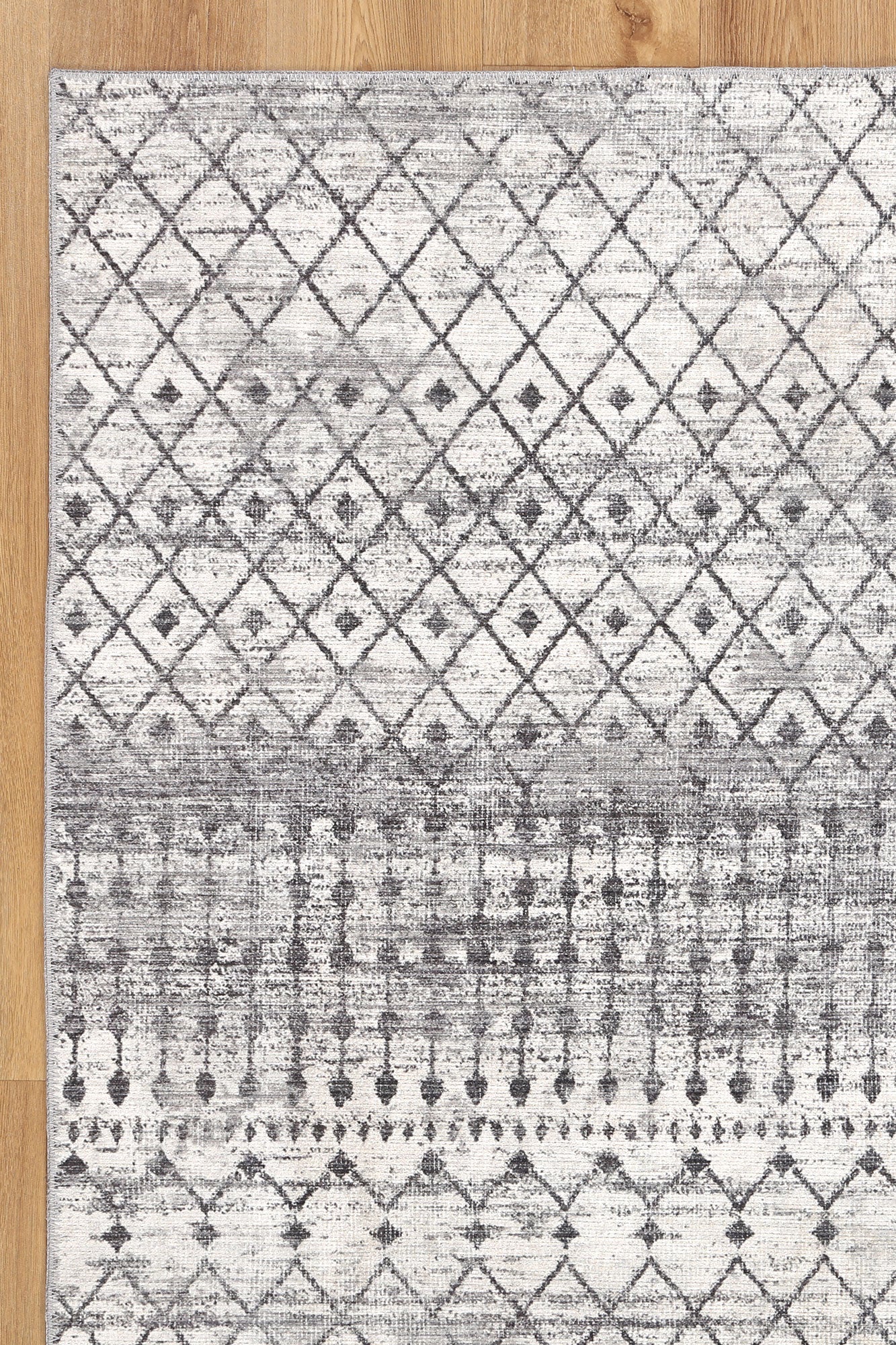 Andre Geometric Grey Machine Washable Rug