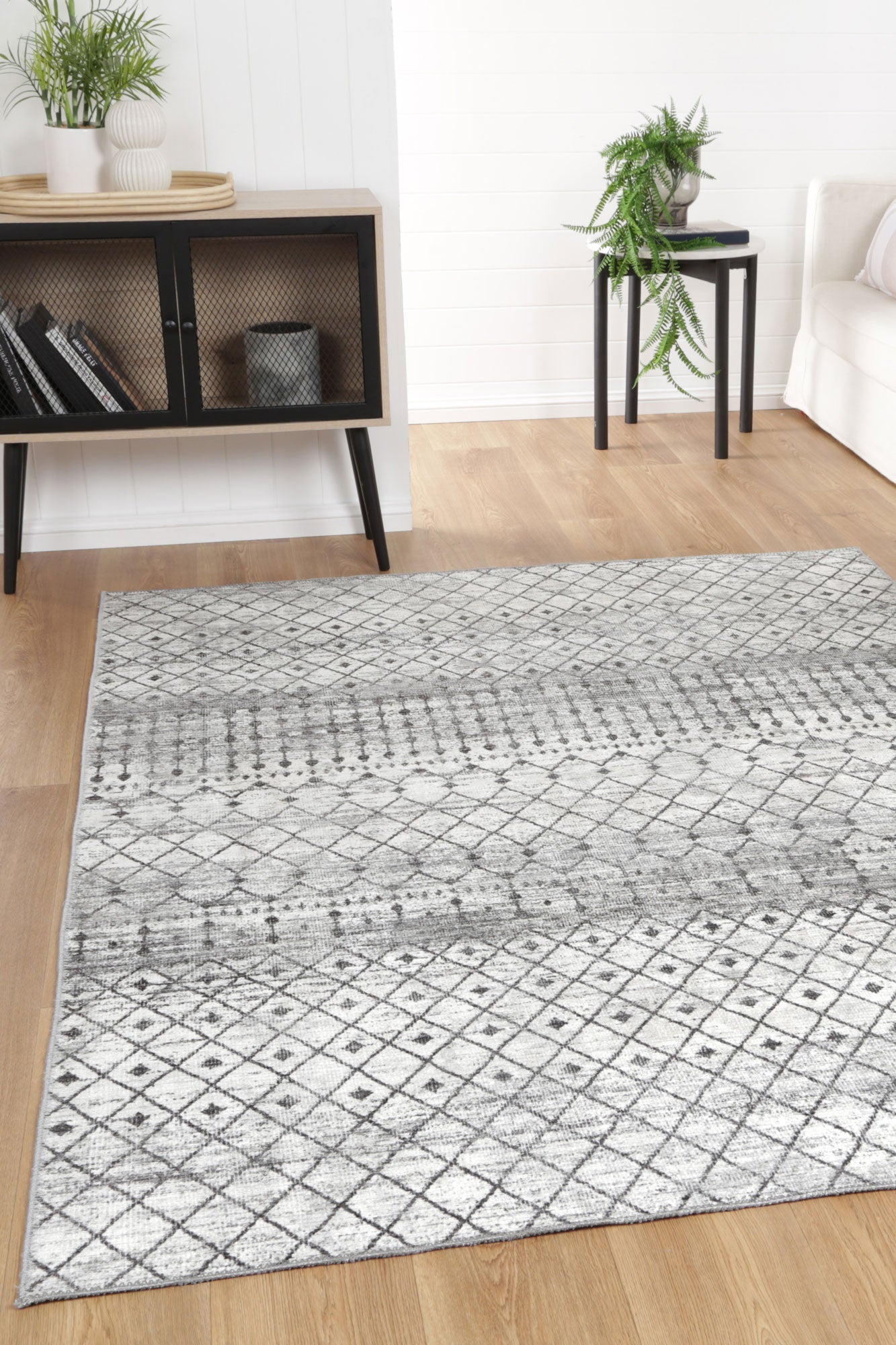 Andre Geometric Grey Machine Washable Rug