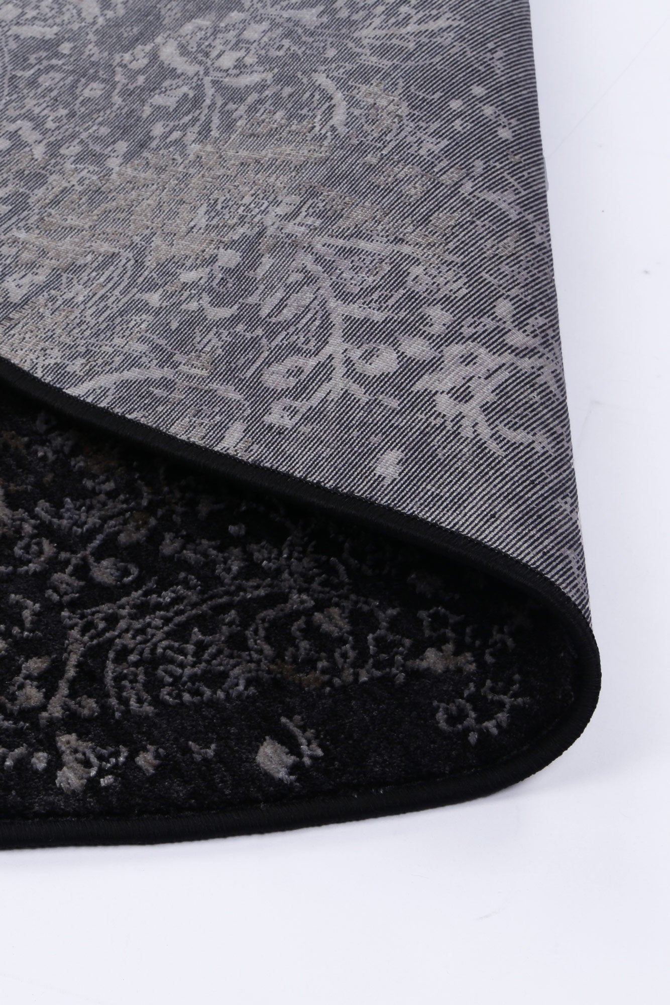 Brooklyn Distressed Medallion In Pewter Round Rug