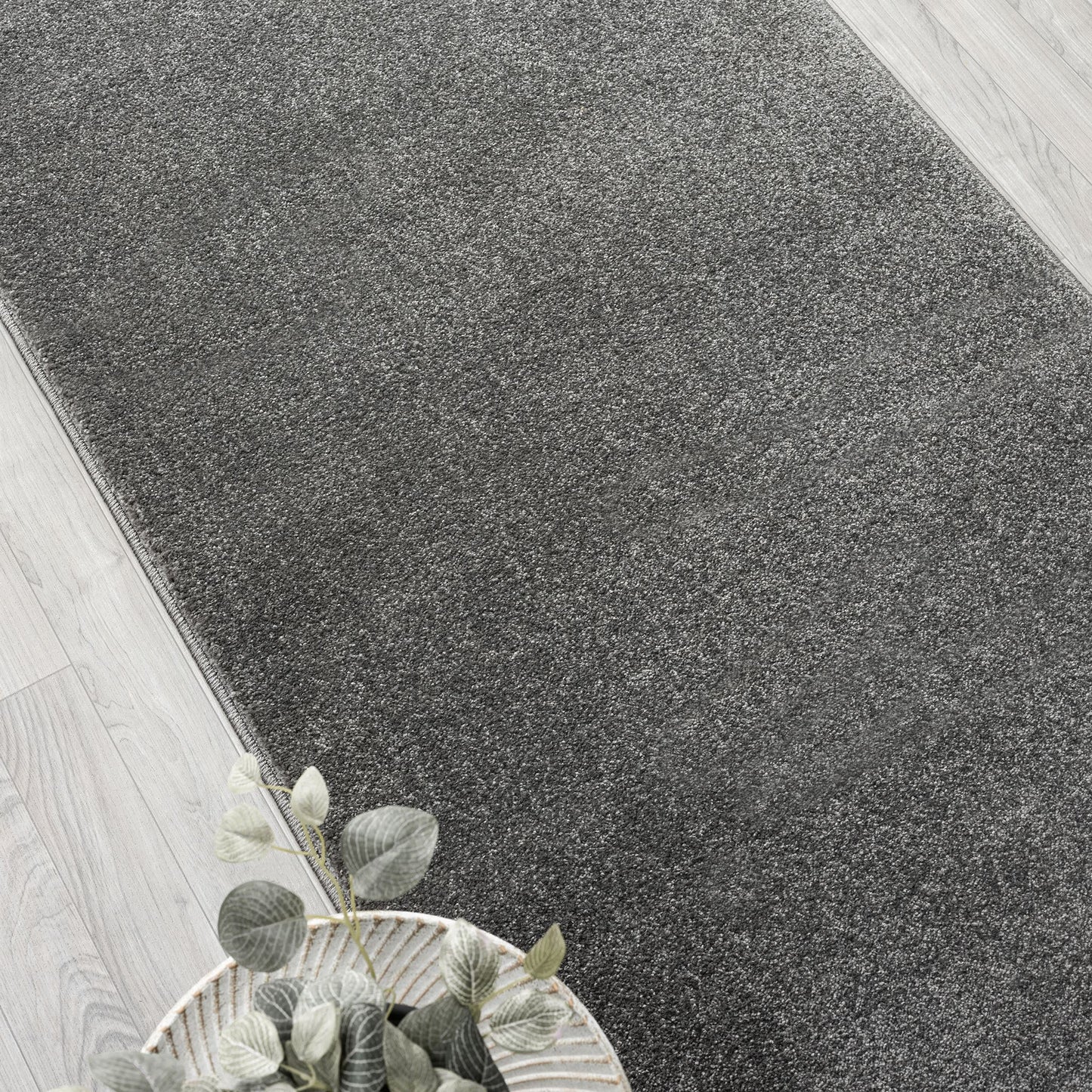 Europa in Dark Grey : Runner Rug