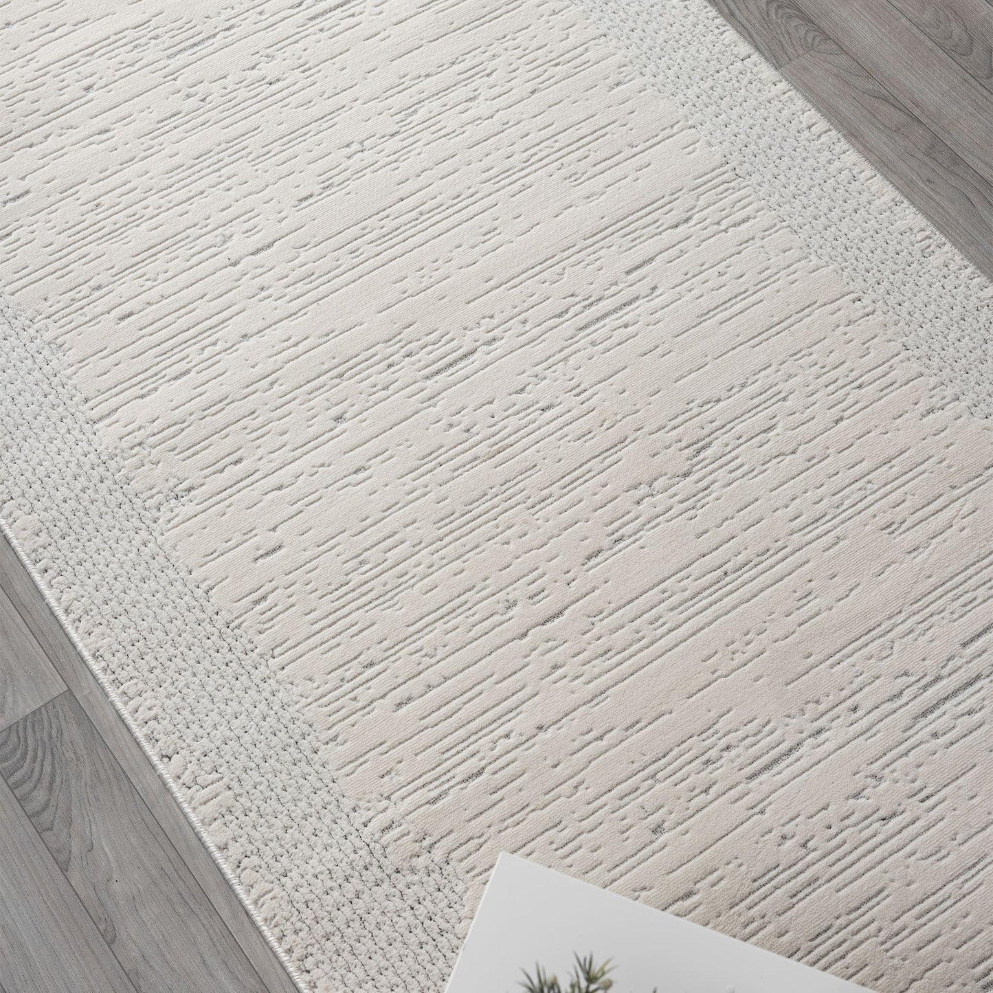 Lavish in Ivory : Runner Rug