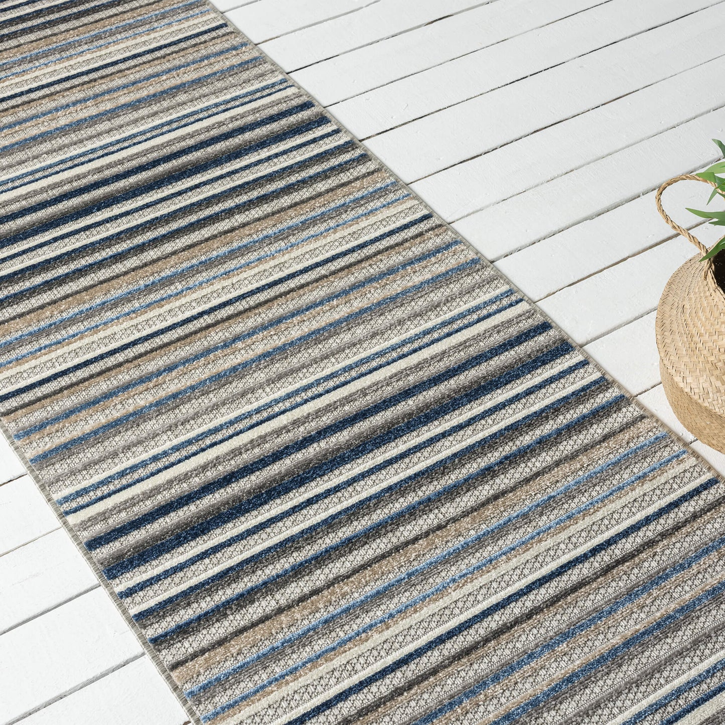 Paradise Cloud Floral Patterns & Shed Resistant in Grey : Runner Rug