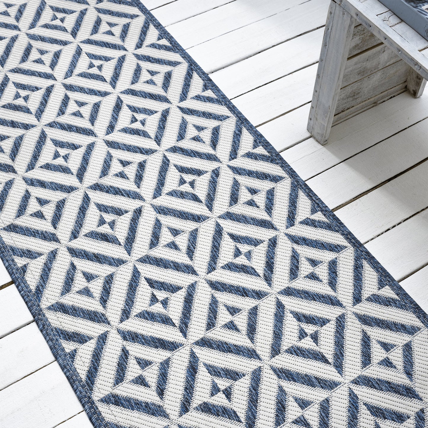 Patio Aqua in Blue : Runner Rug