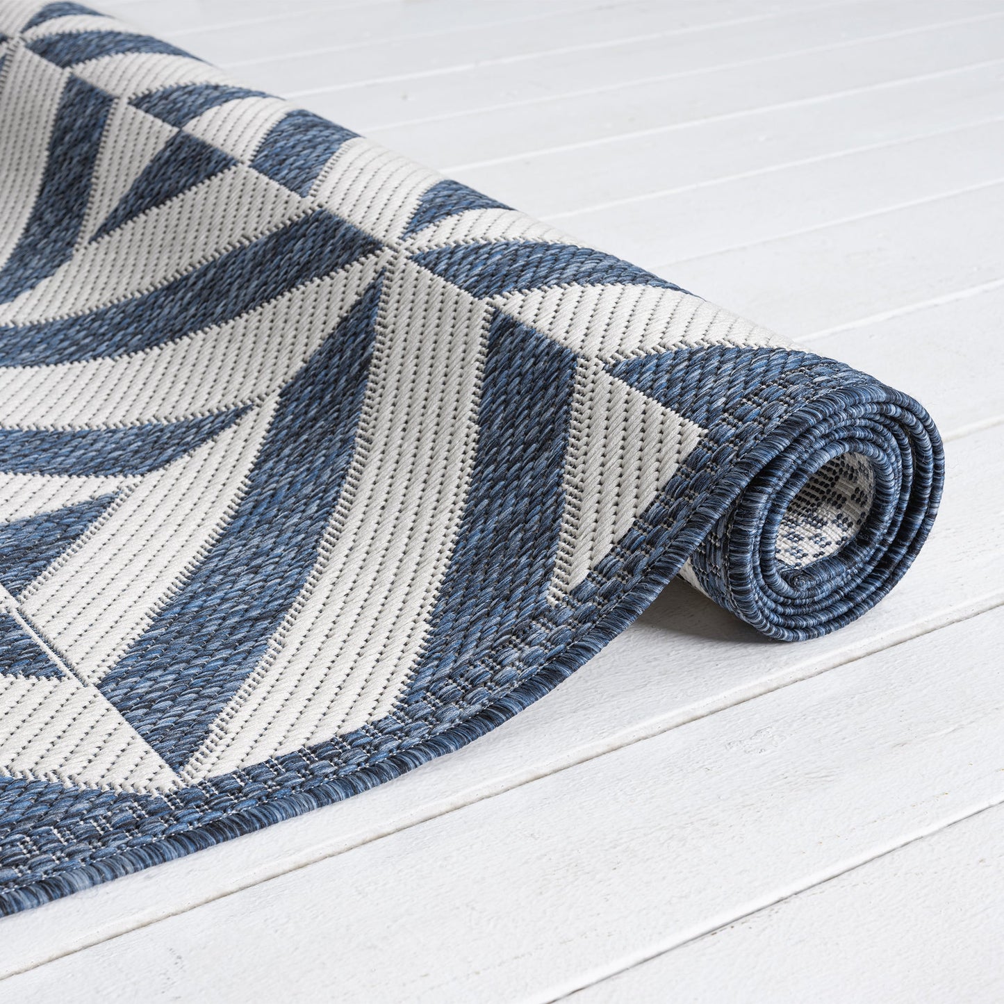 Patio Aqua in Blue : Runner Rug
