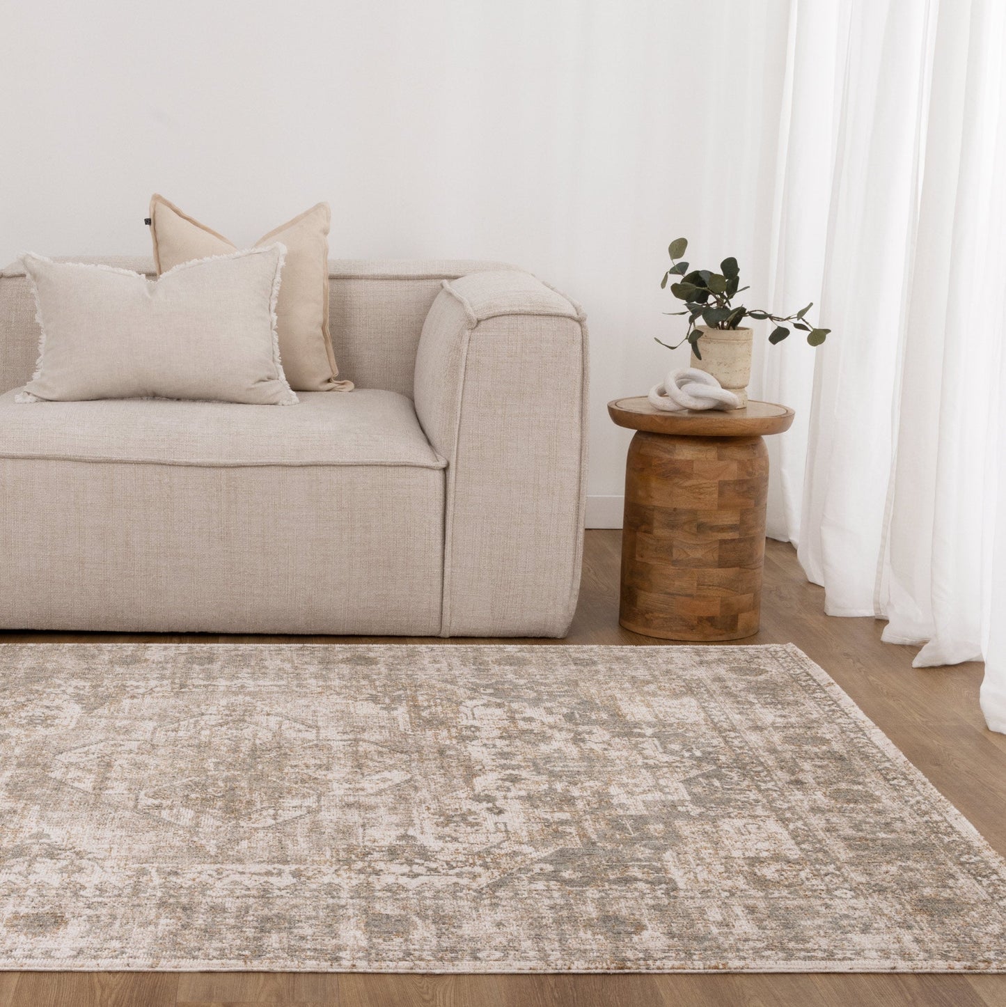 Solenne Cream & Olive Distressed Medallion Vintage Rug