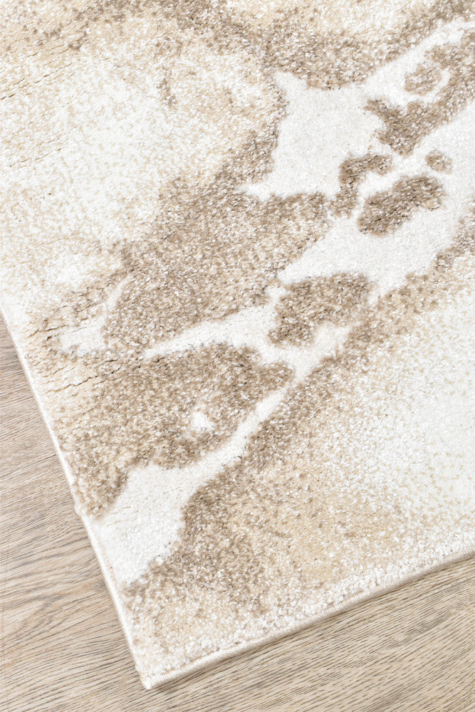 Sofia Emberwood in Beige Rug