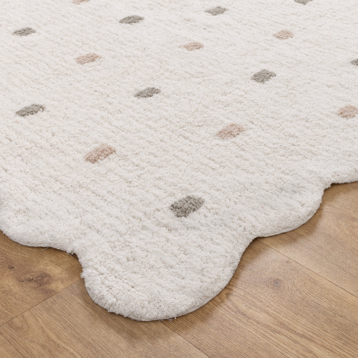 Mellow Rectangle Scalloped Kids Rug in White & Multi colour