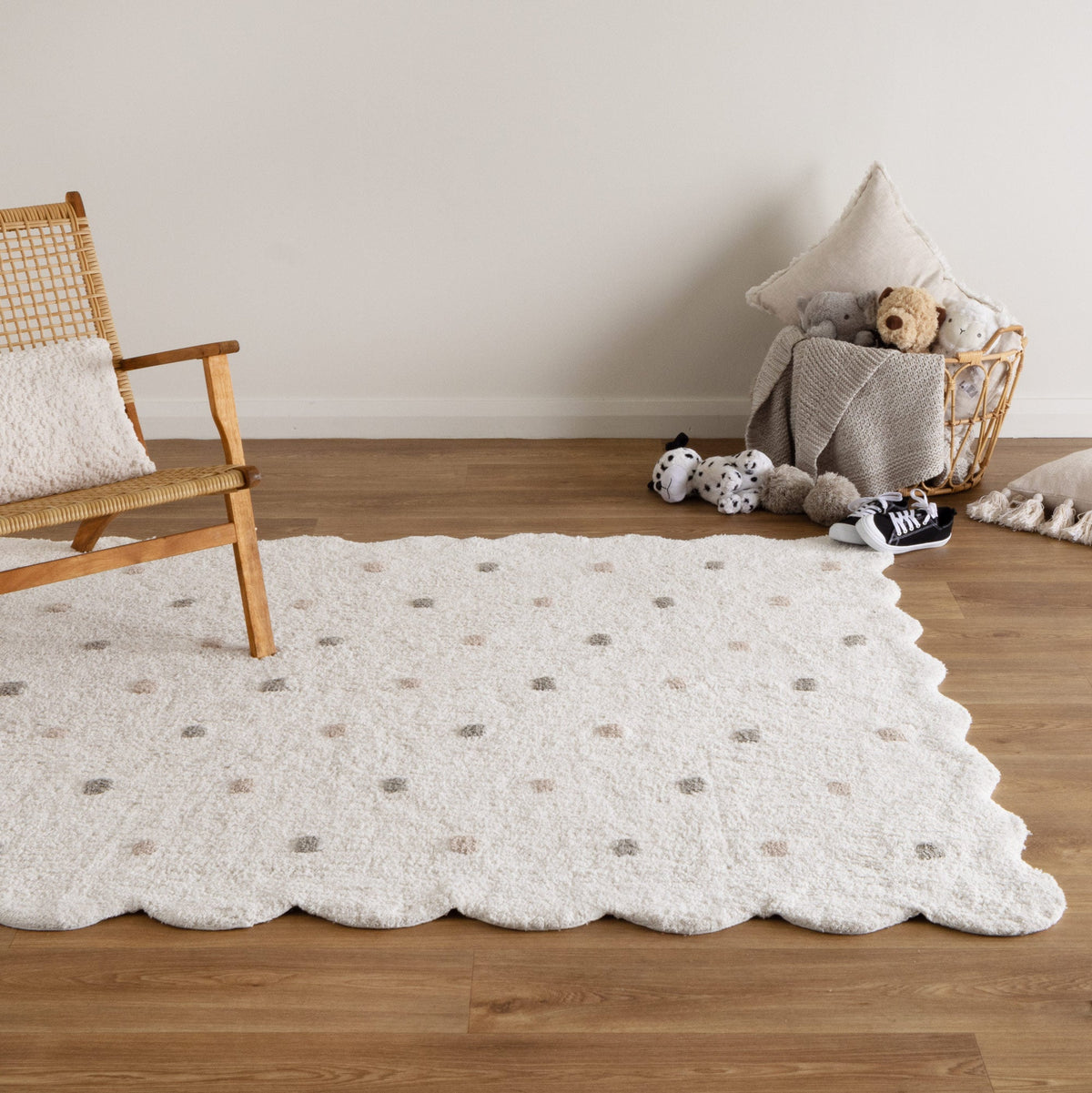 Mellow Rectangle Scalloped Kids Rug in White & Multi colour