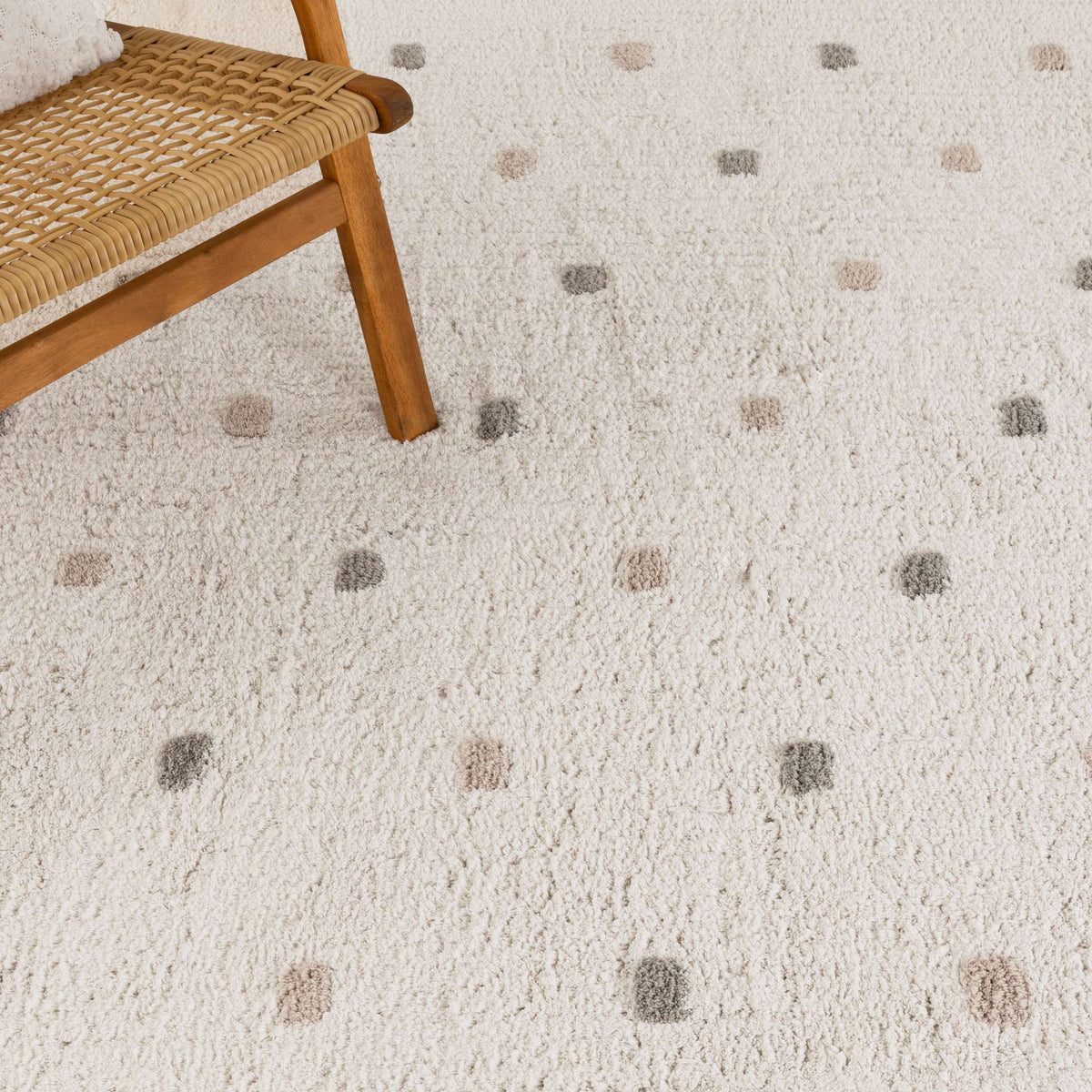 Mellow Rectangle Scalloped Kids Rug in White & Multi colour