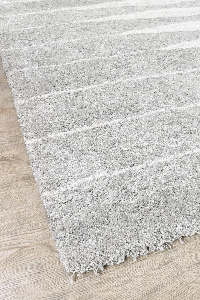 Alpha Shaggy In White & Silver Rug