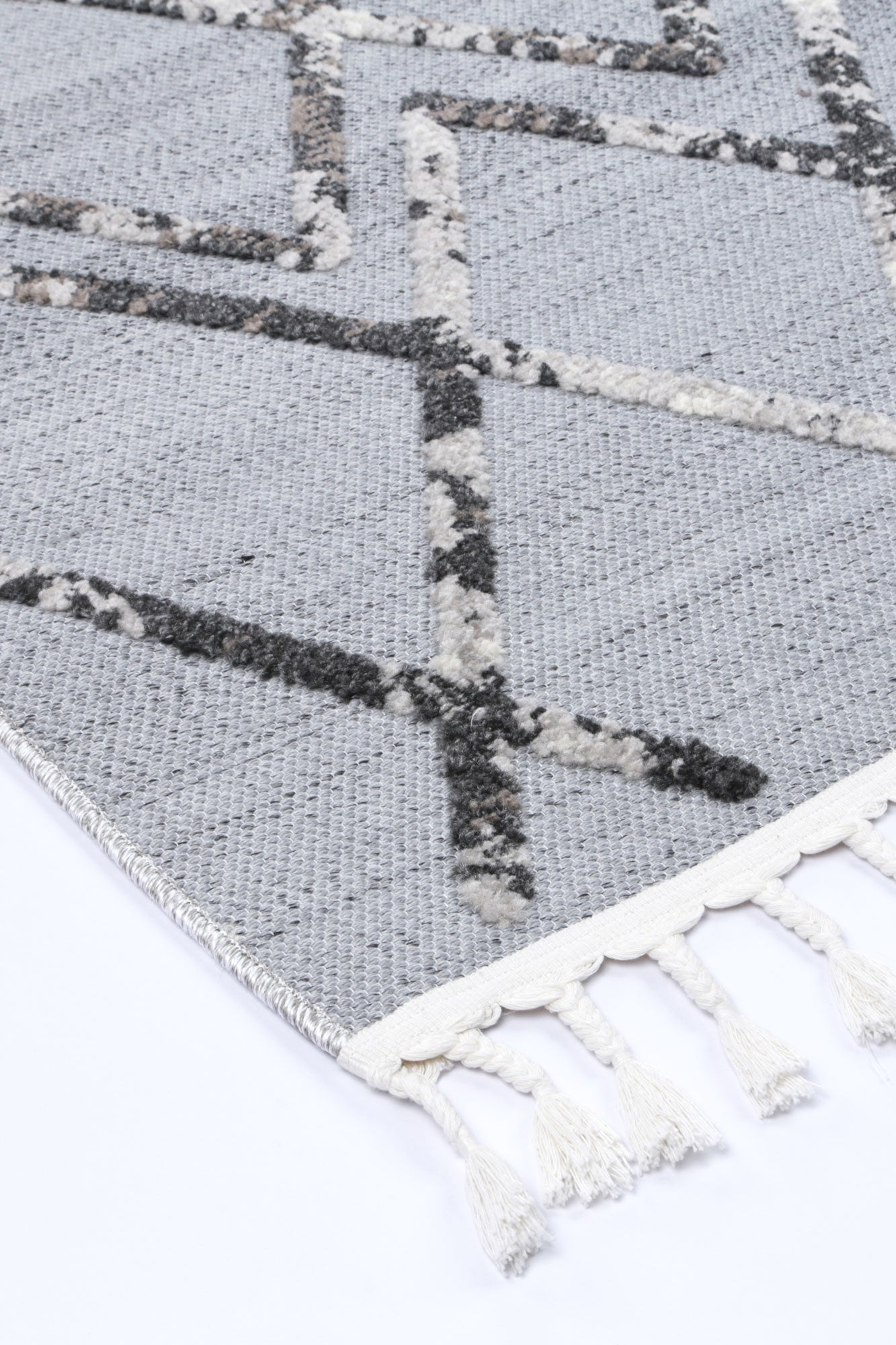 Nefeli Diamond Anthrasite Rug