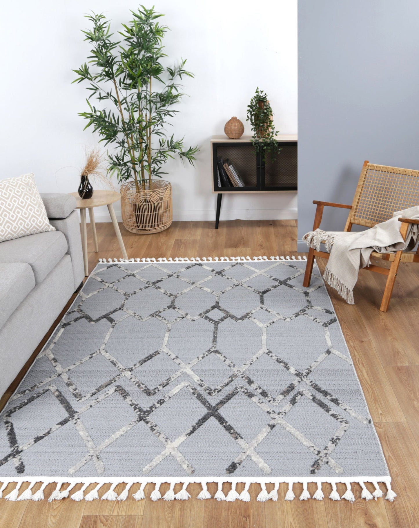 Nefeli Diamond Anthrasite Rug