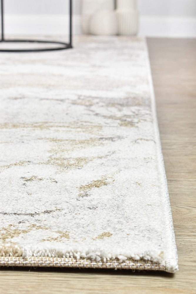 Chester 82 in Gold Rug