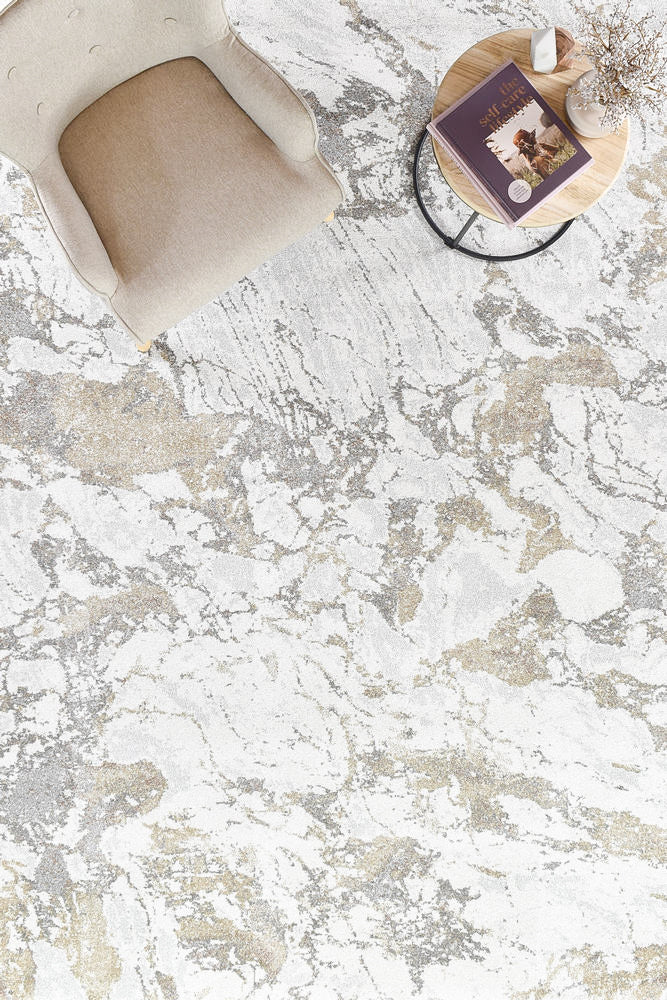 Chester 82 in Gold Rug