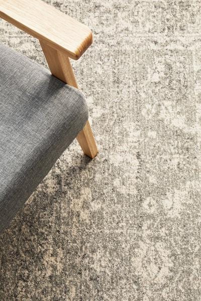 Evoke Runner Rug In Silver