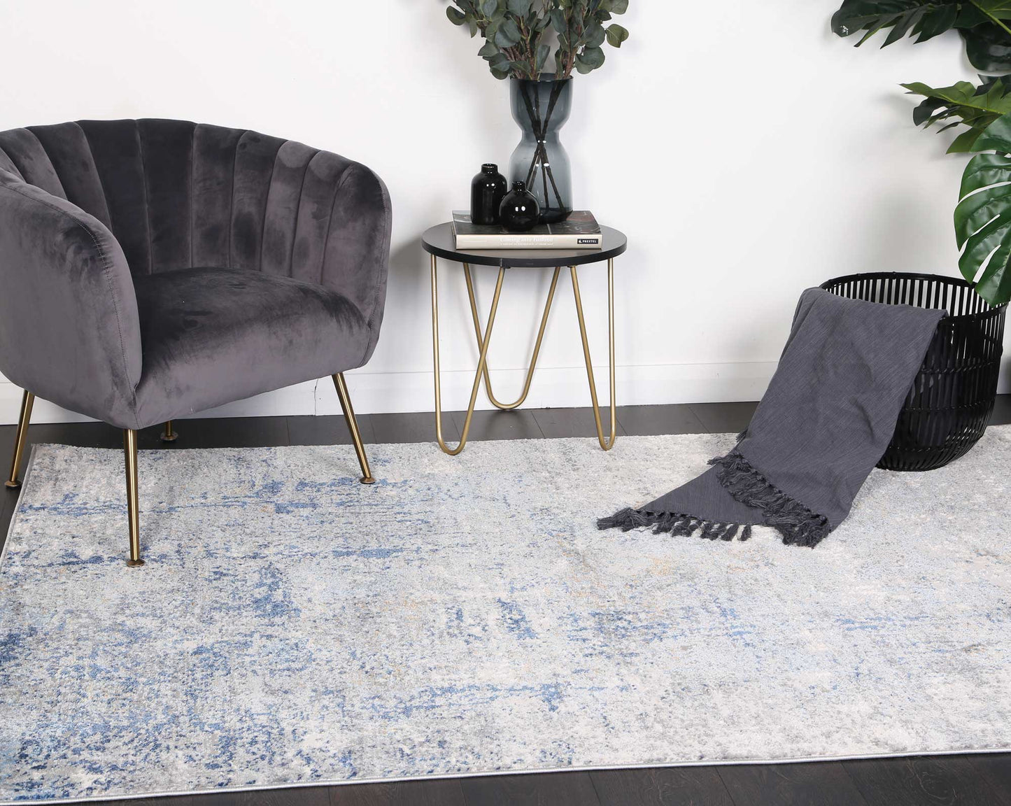 Artistry Alma Abstract In Blue Rug