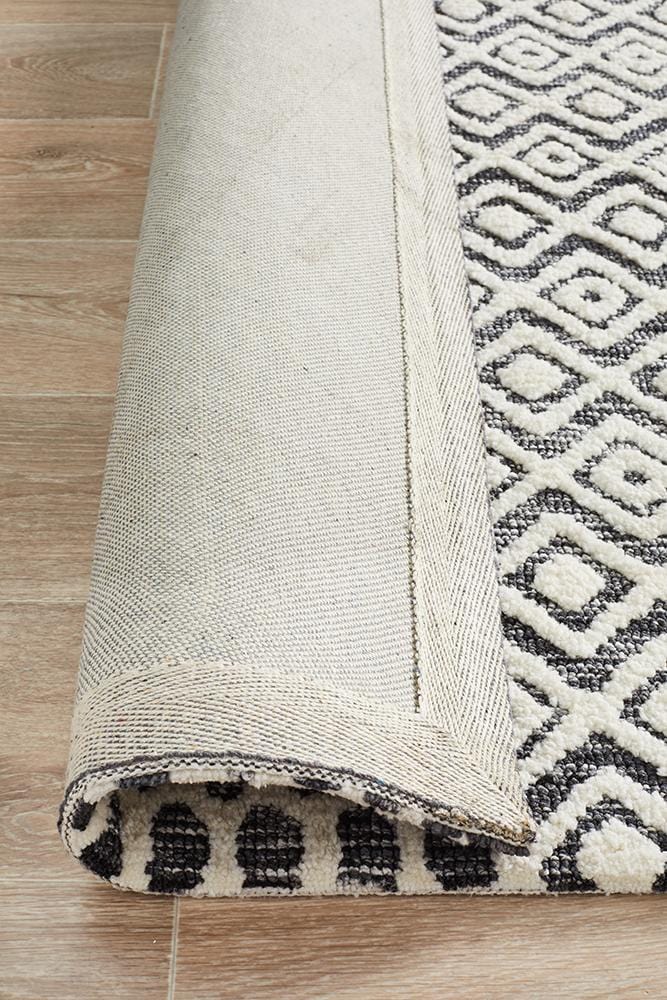 Levi Rug In Ivory