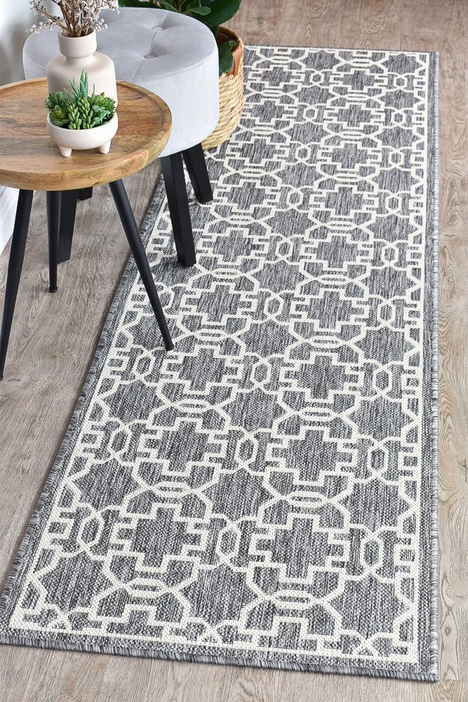 Alaska 208 in Grey & Cream : Runner Rug