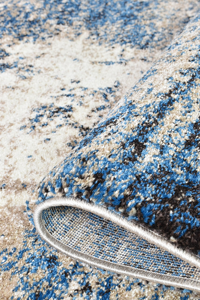 Dahlia 651 In White & Blue : Runner Rug