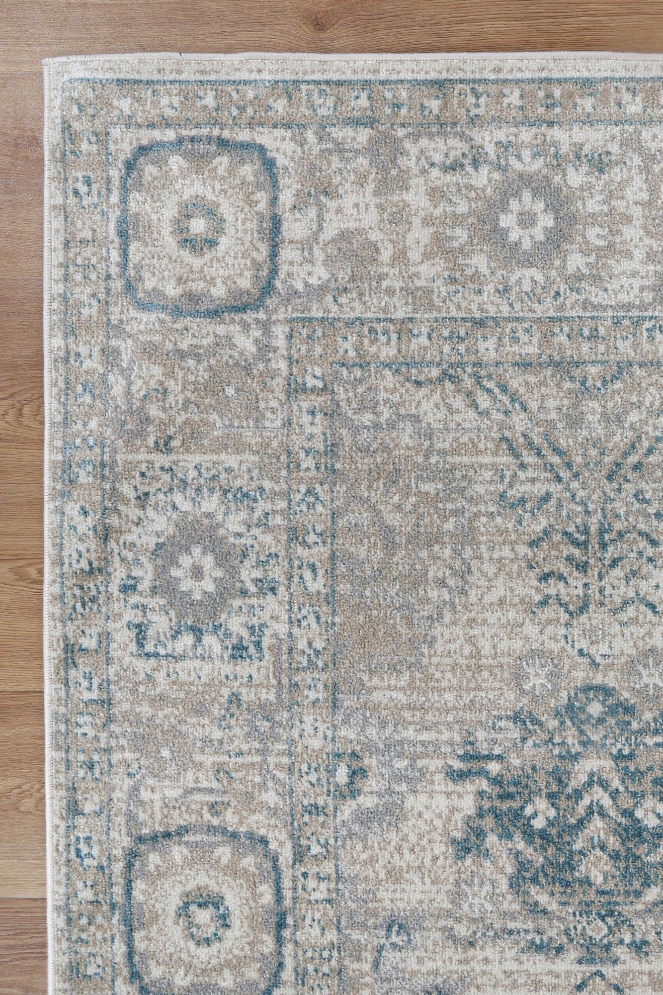 Limani Traditional Rug In Cream & Blue