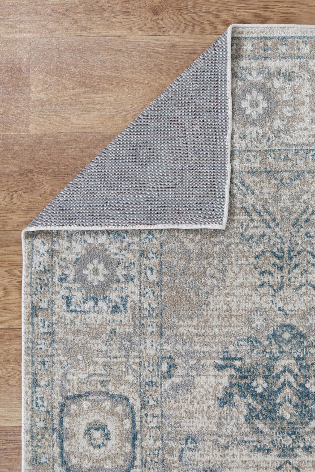 Limani Traditional Rug In Cream & Blue
