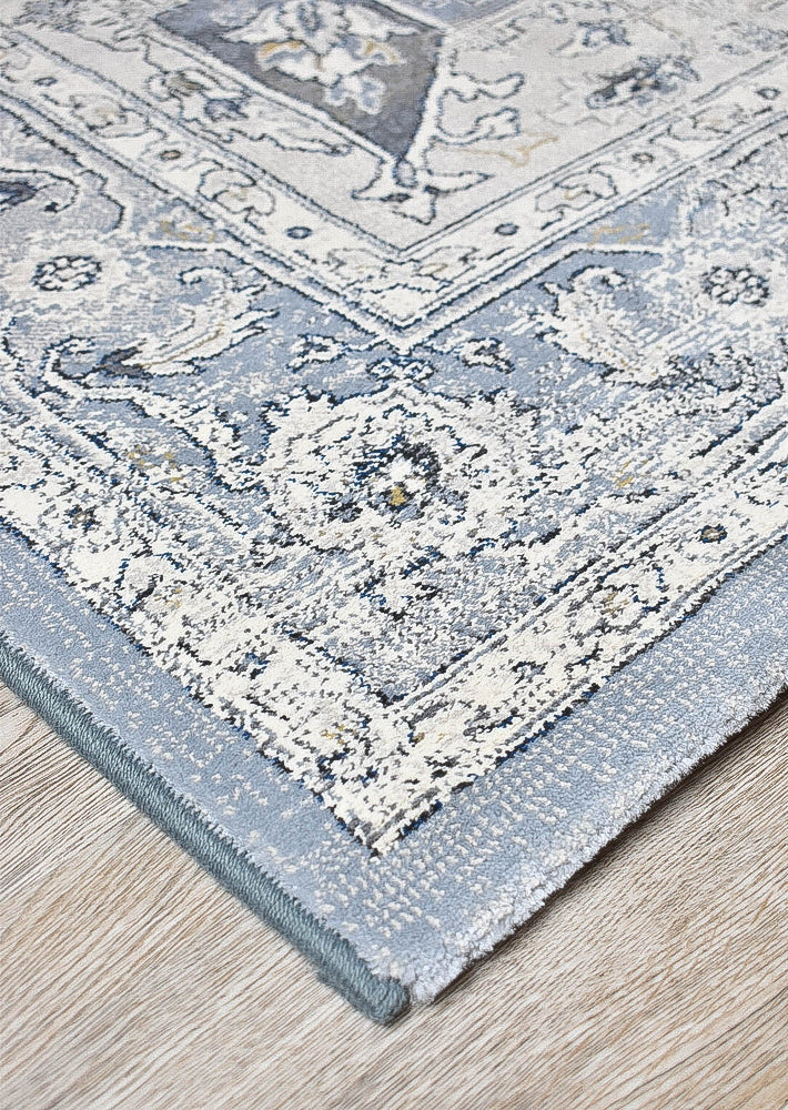 Charter 57128-4696 Traditional In Blue & White Rug