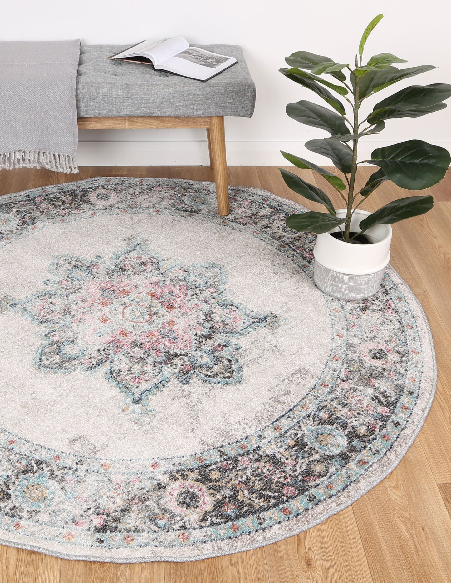 Salsa Brentwood in Cream : Round Rug