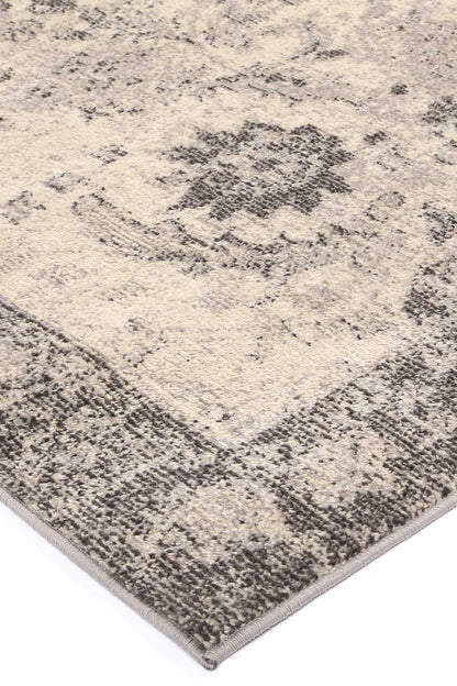 Lila Traditional Rug In Beige And Black
