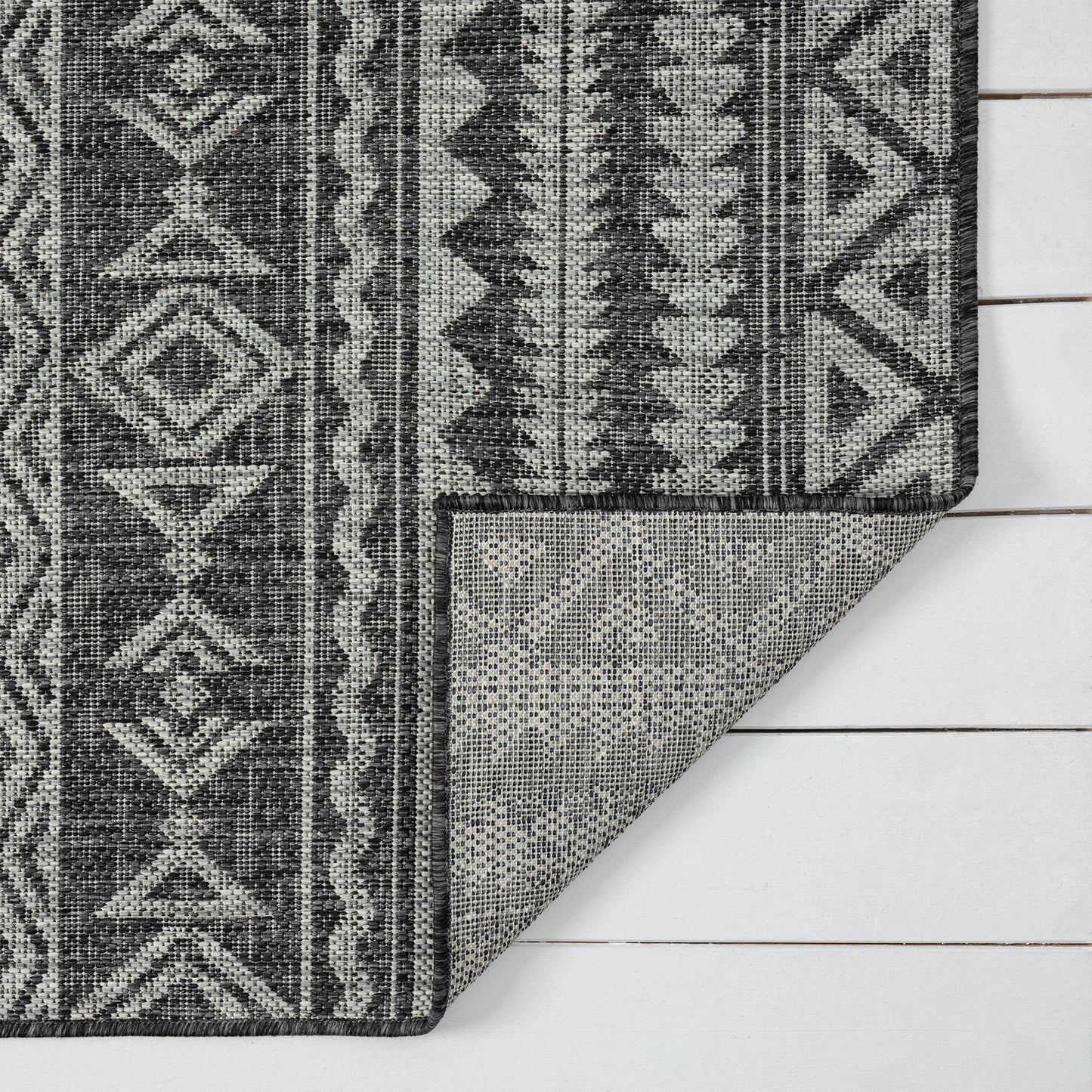 Alfresco 421 In Dark Grey : Runner Rug