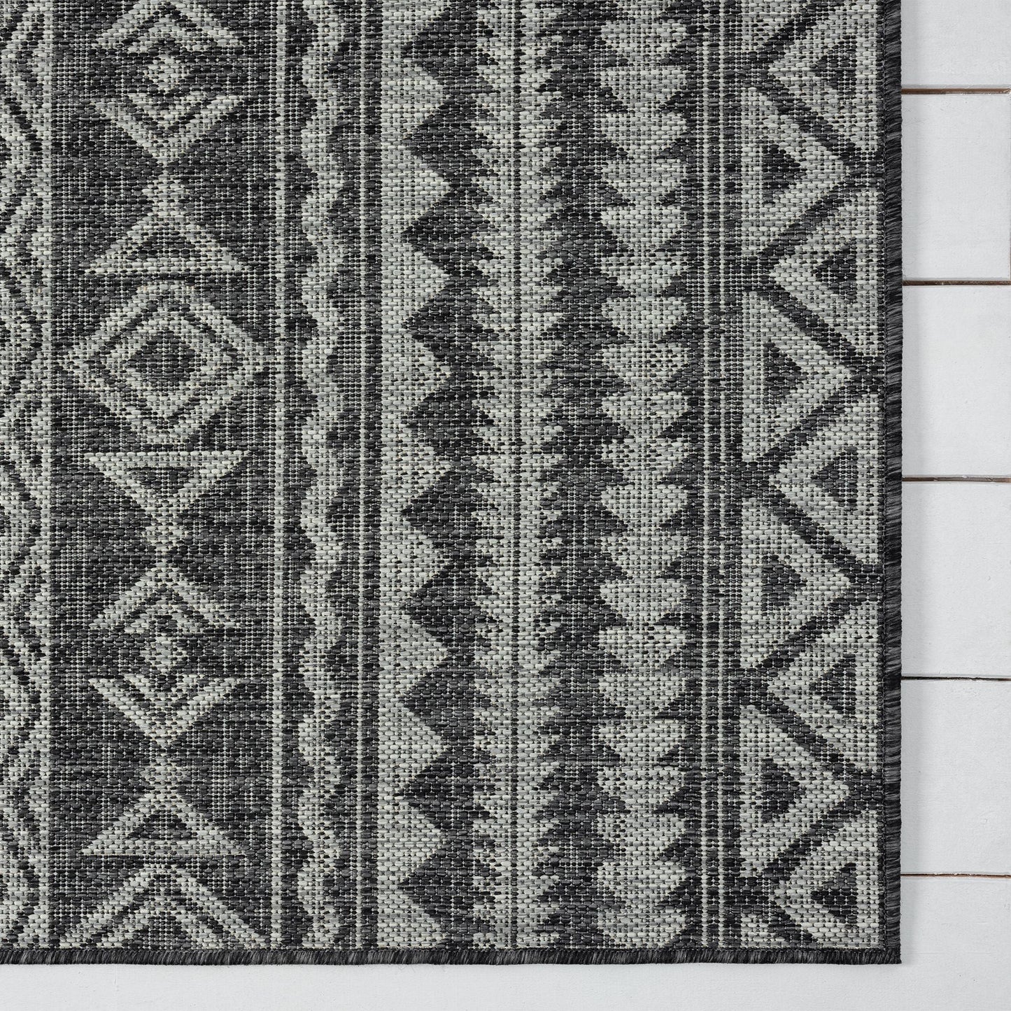 Alfresco 421 In Dark Grey : Runner Rug